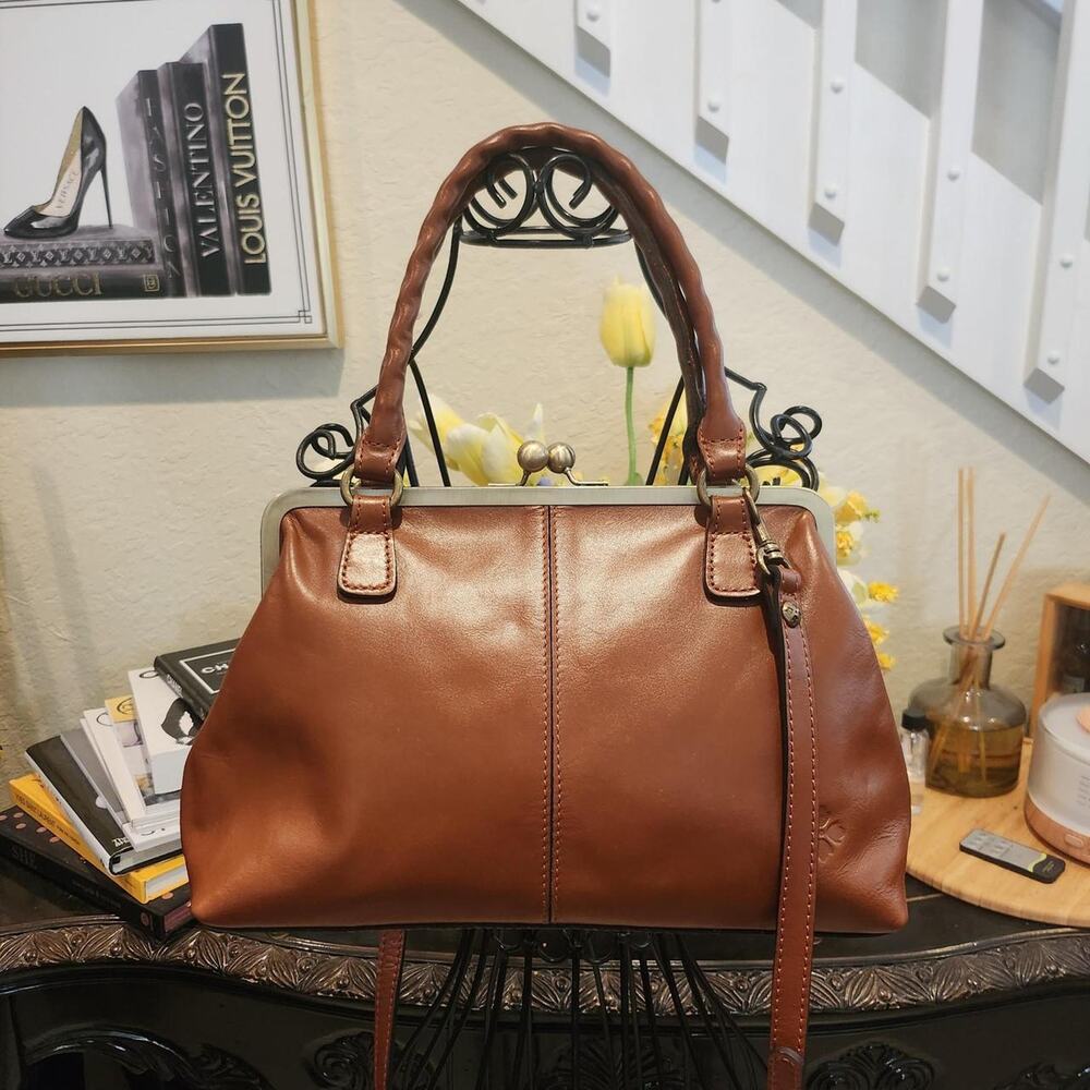 Patricia Nash kiss-lock leather handbag